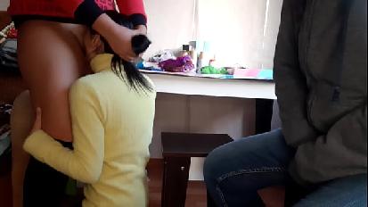 Gioca a obbligo o verità trasformato in orgasmi sessuali