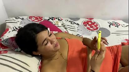 Scopo con la mia amica quando suo marito non è a casa ha un grosso clitoride